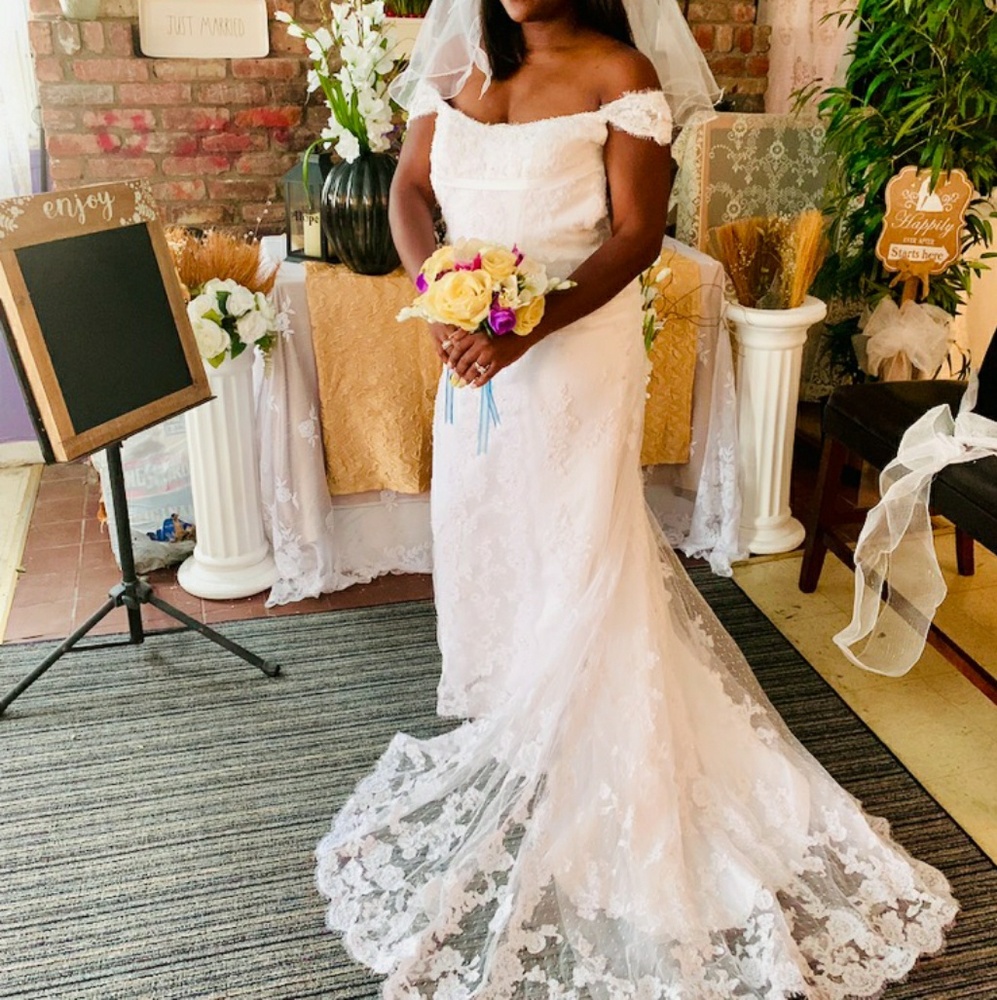 Wedding gown